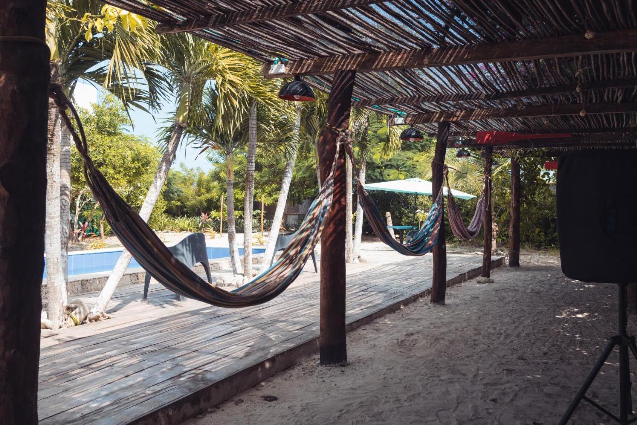 Amalife Beach Club & Hotel 巴鲁岛 外观 照片