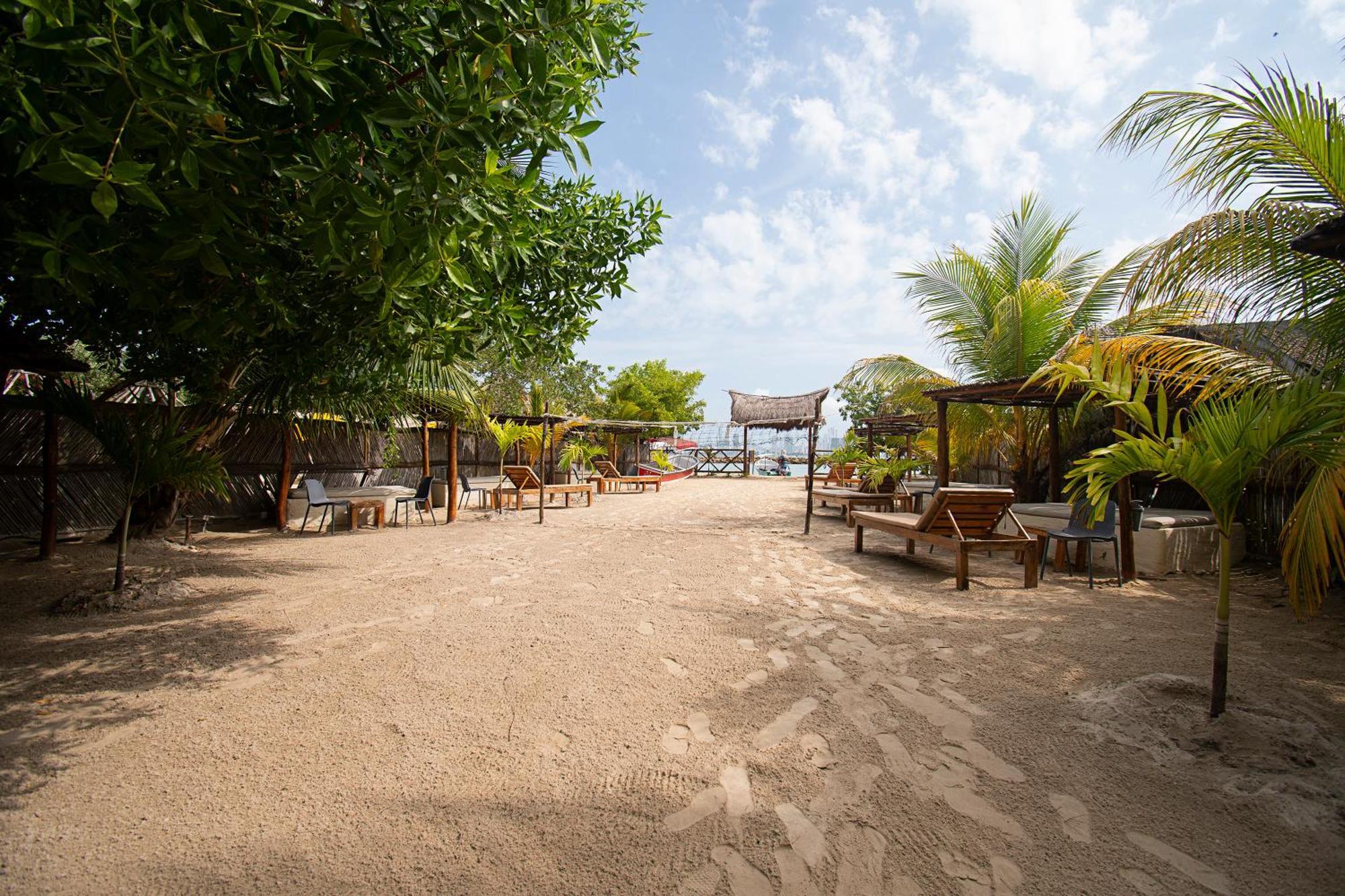 Amalife Beach Club & Hotel 巴鲁岛 外观 照片