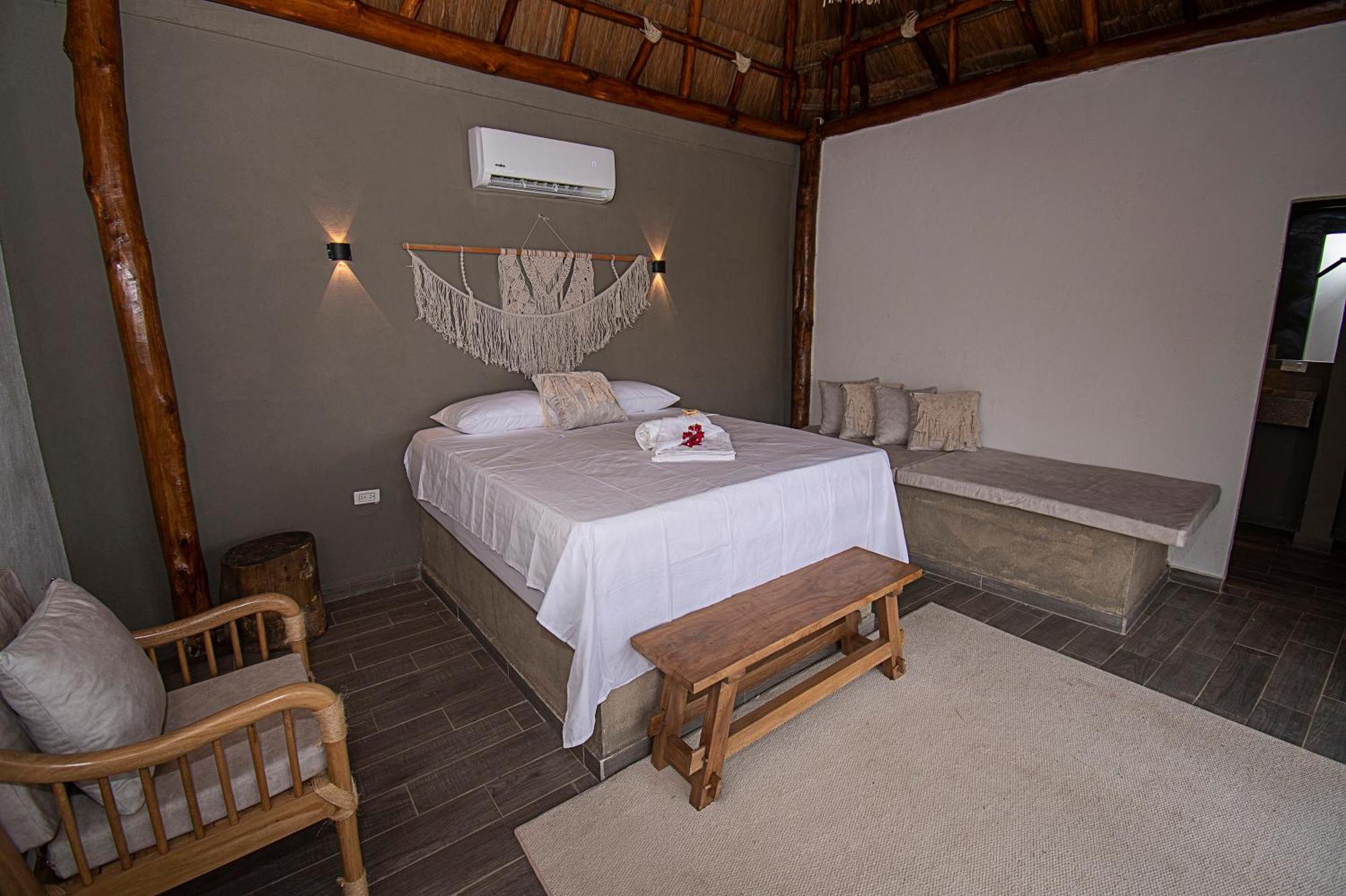 Amalife Beach Club & Hotel 巴鲁岛 外观 照片