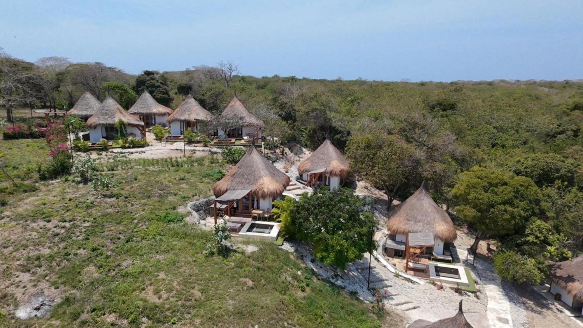 Amalife Beach Club & Hotel 巴鲁岛 外观 照片