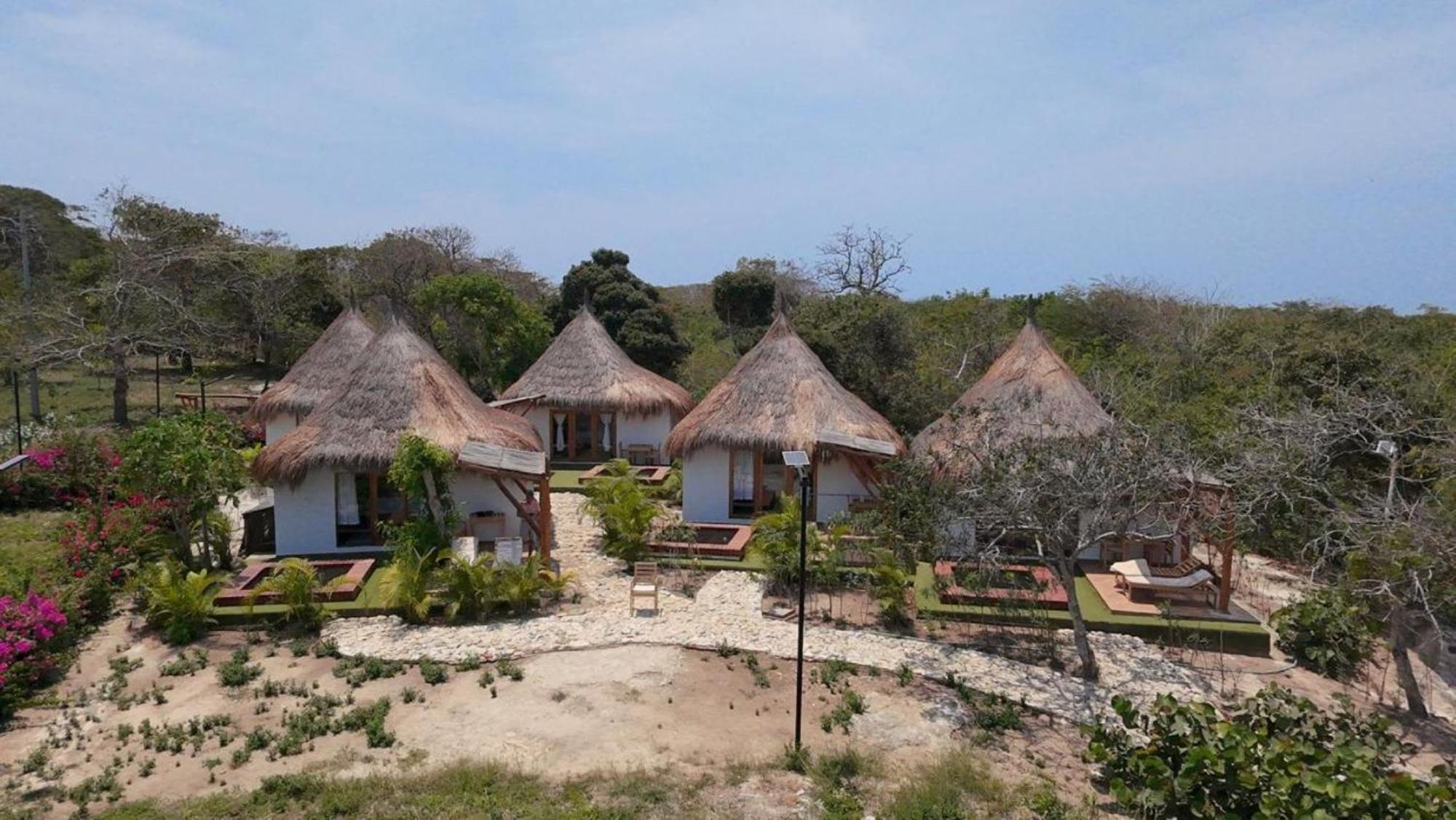 Amalife Beach Club & Hotel 巴鲁岛 外观 照片