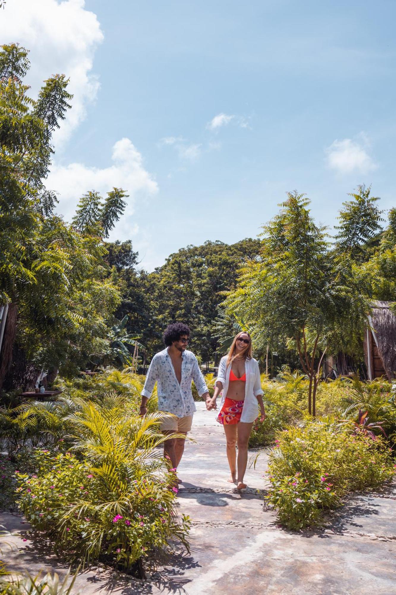 Amalife Beach Club & Hotel 巴鲁岛 外观 照片